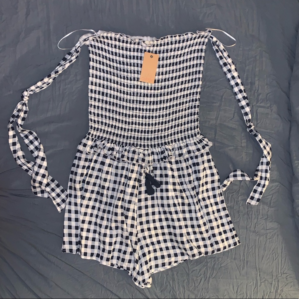 Scrunch top and tie off the shoulder romper